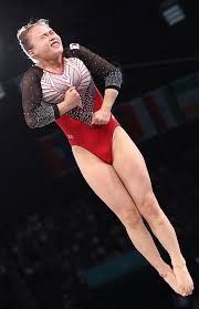 欧冠杯16强次回合｜ 双方球员赛前默哀 巴塞将胜利献已故队医